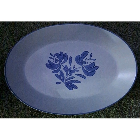 Pfaltzgraff Other - Pfaltzgraff Yorktowne #16 Platter Large Castle Backstamp